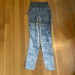 Lululemon blue patterned leggings